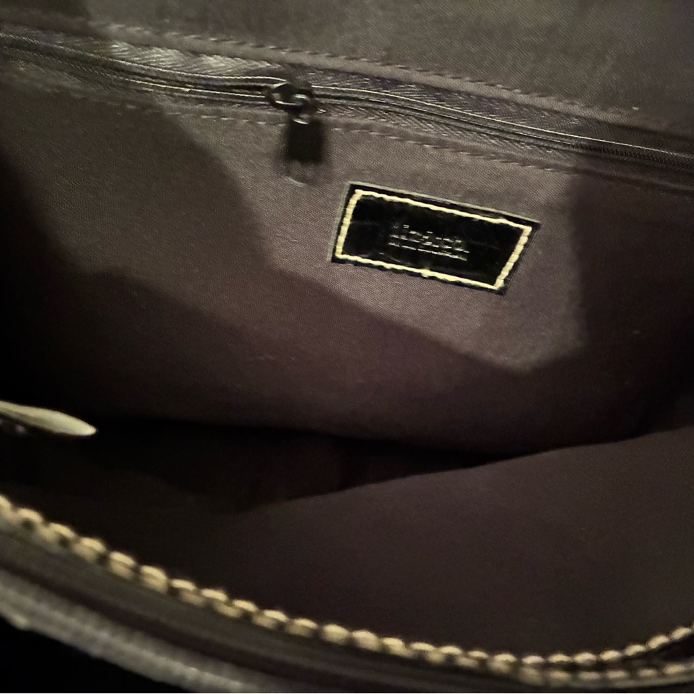 Liz & Co. Black Embossed Shoulder Bag - Picture 6 of 9